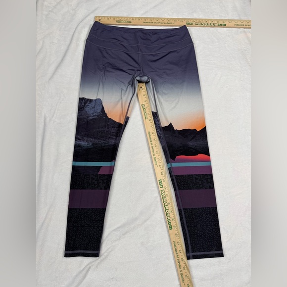 Lucy Yoga Legging Pants Womens L Large Colorful Aztec Mountains Stretch - Picture 1 of 3